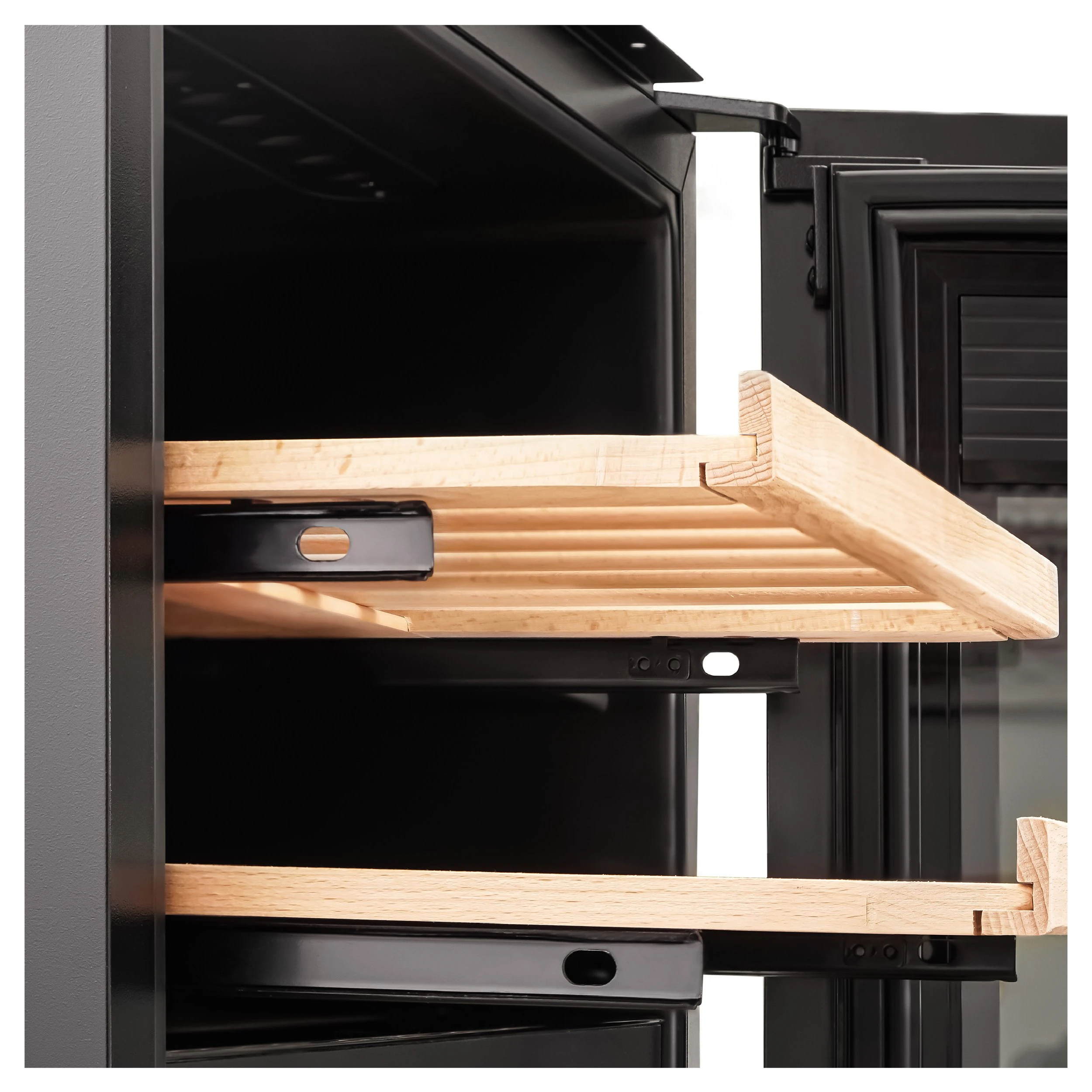 Винный шкаф KORTING Черный KFW 803 DB GN